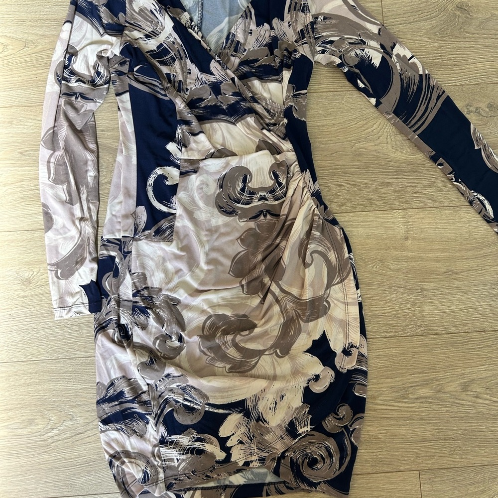 Jennifer Lopez Navy and Beige Abstract Long Sleeve Dress